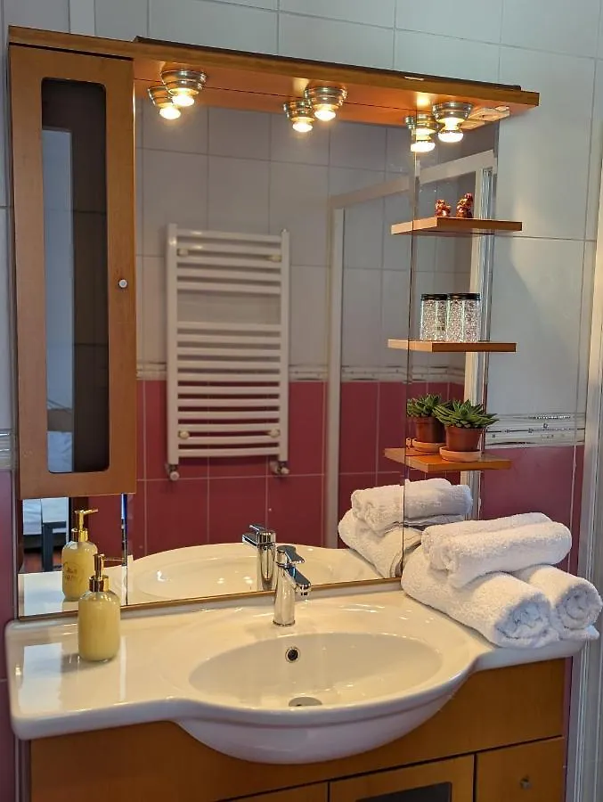 Horizon View Villa - Lakefront Terrace Suite Bucureşti Apartament