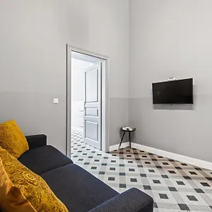 rezervați aici
